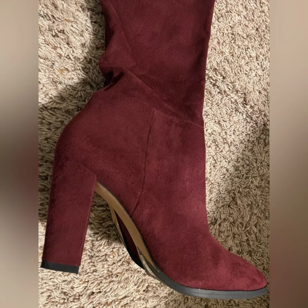 Beautiful Vince Camuto boots - Picture 3 of 5